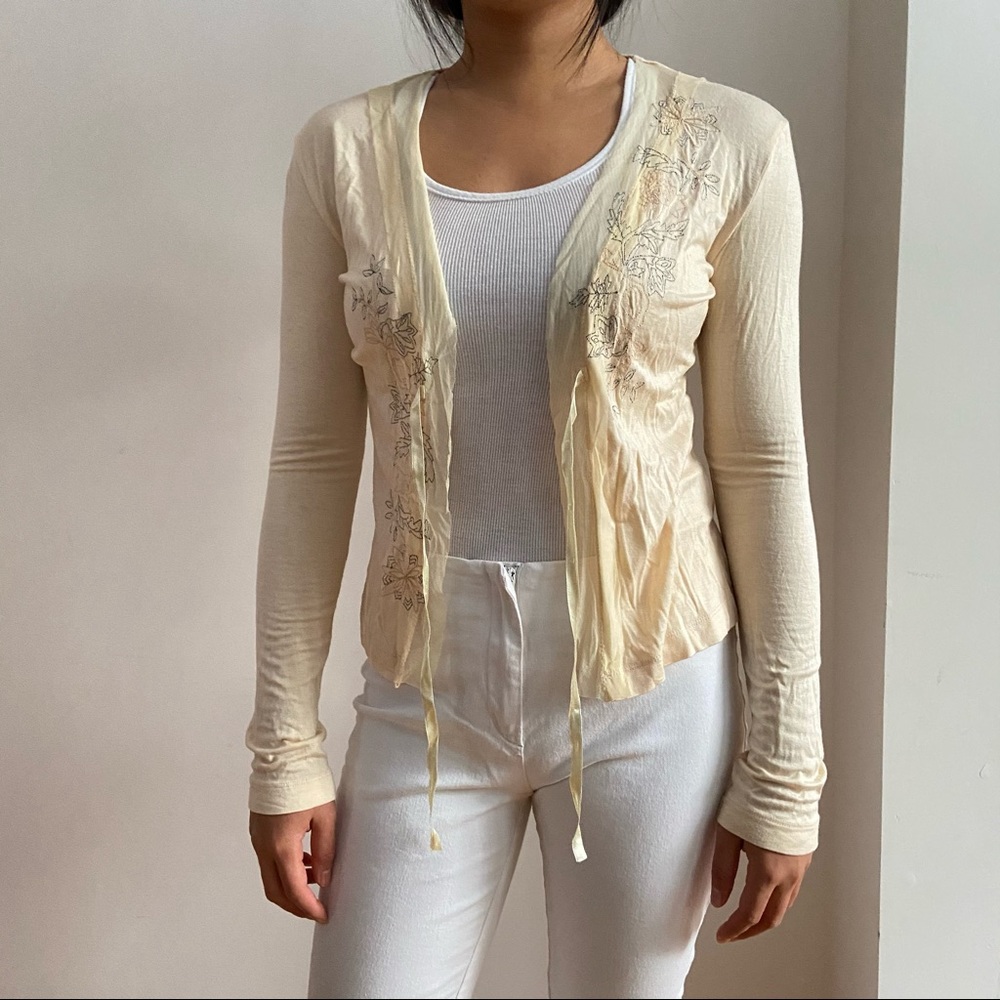 Light Peach Flower Cardigan - Picture 2 of 8